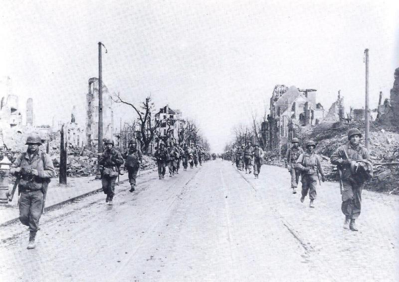 80 Infantry Division (USA) marching into Kassel