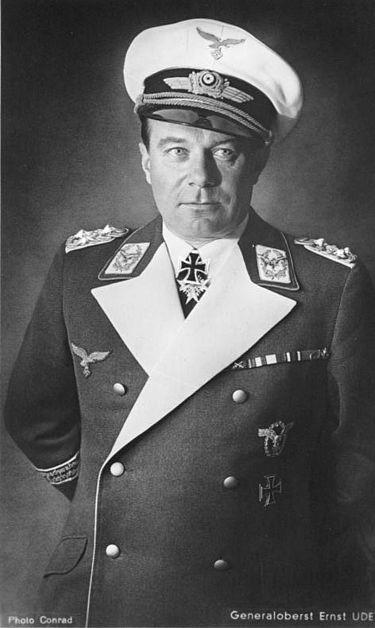 Hermann Göring at the funeral of Ernst Udet