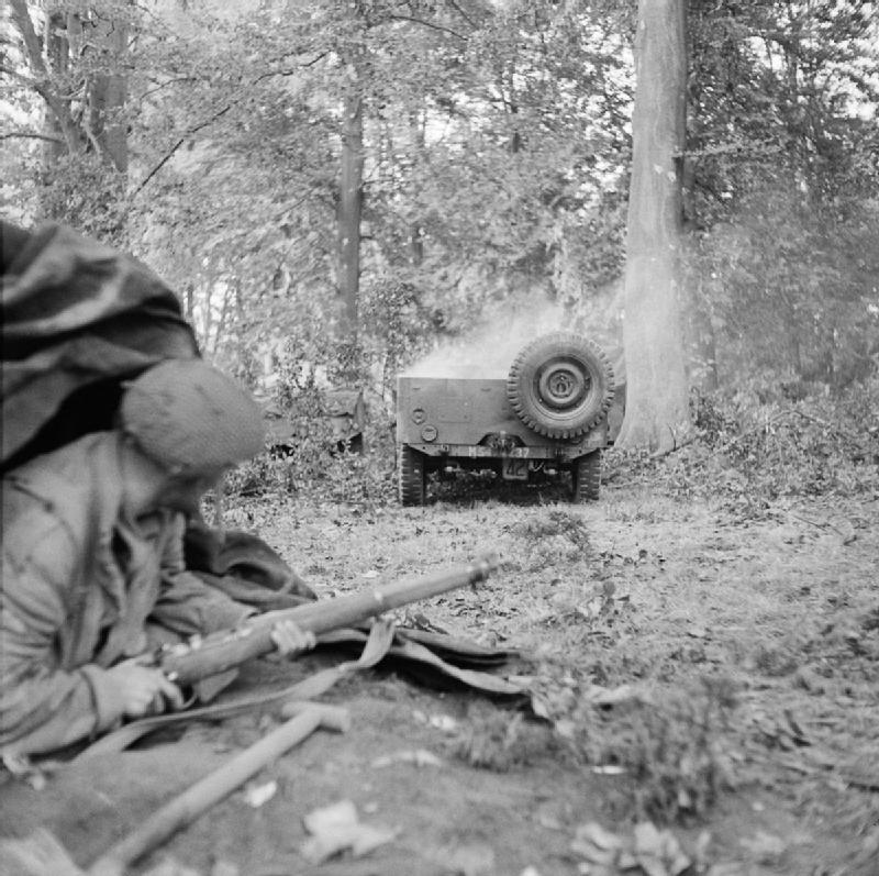 1st Airborne Division (UK) near Hartenstein Hotel
