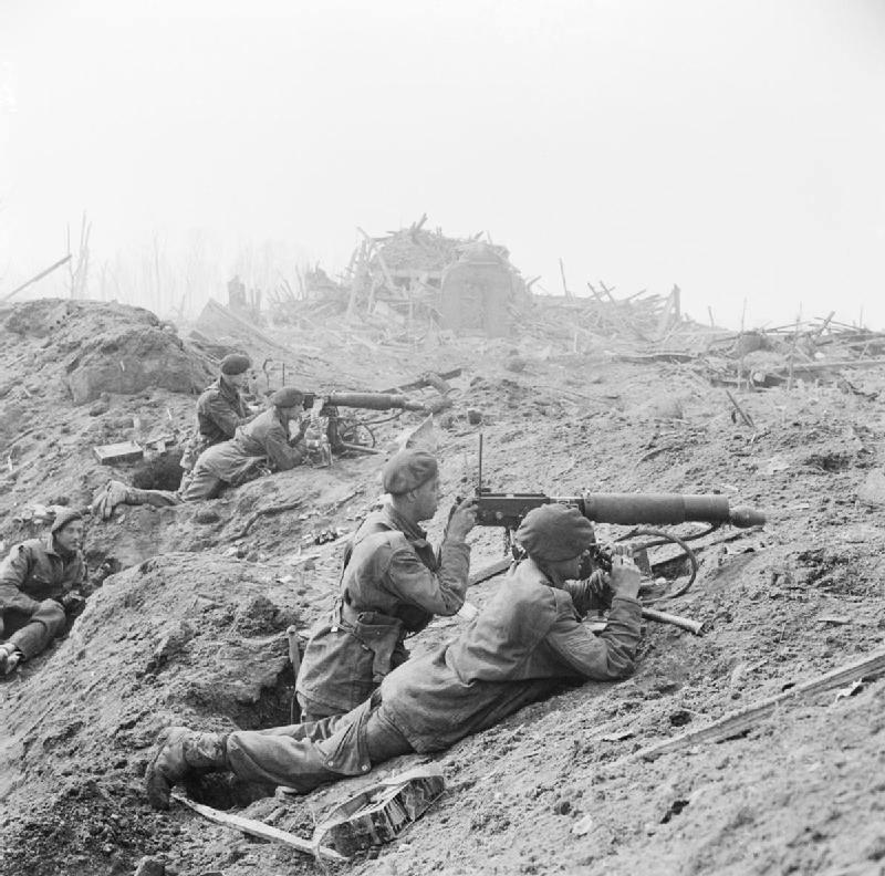 British commandos of the 1st Commando Brigade in outskirts of Wesel.