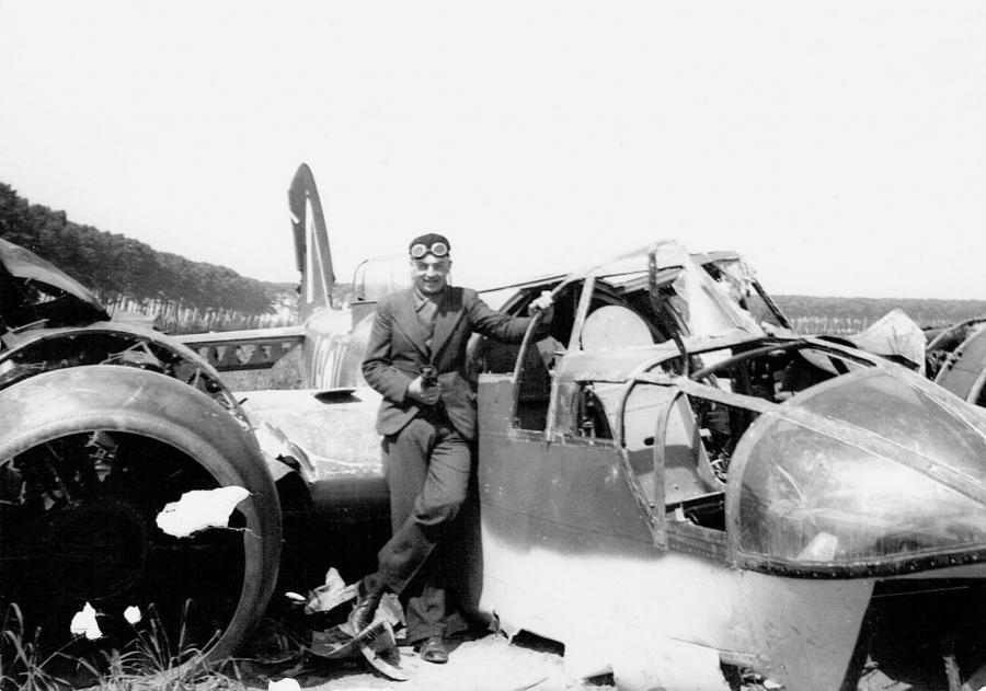 The unit an unknown left from Wyton at 1940-07-30 at 15:50. Loc or duty Paderborn