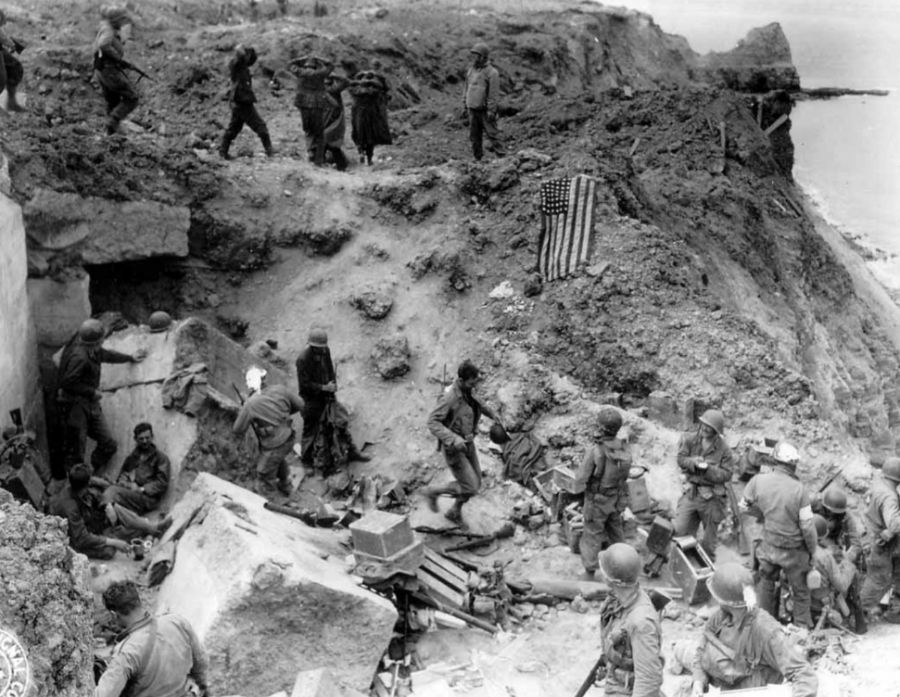 1944-06-06 07:10 D-day | Pointe du Hoc