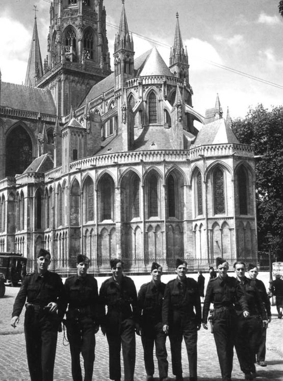 1944-06-07 Linkup | Bayeux liberated