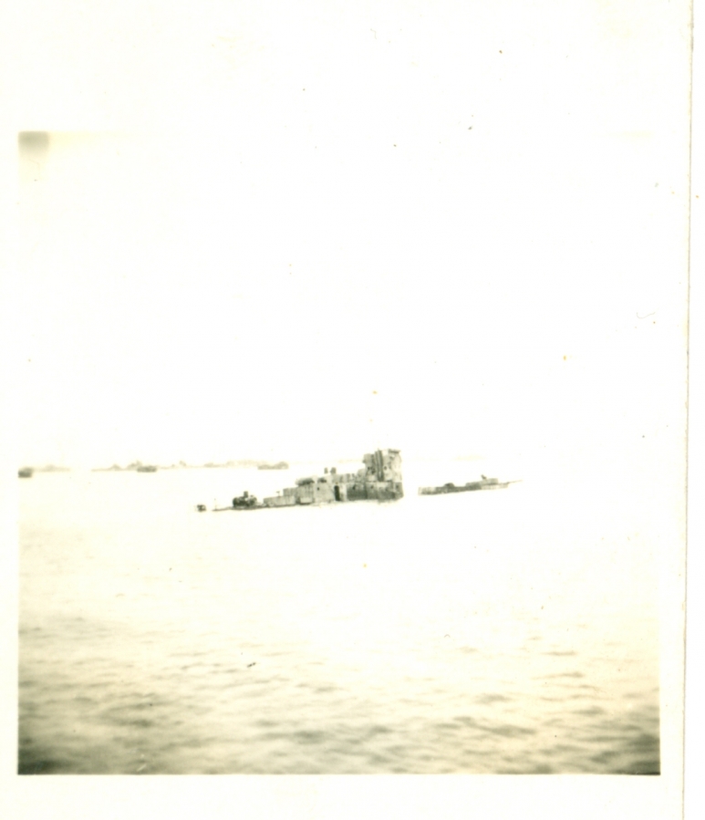 552 Ordnance Heavy Maintenance Company (USA) landed in France, St. Laurent [ Omaha Beach ]
