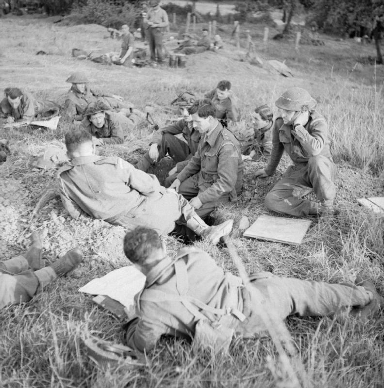 53rd (Welsh) Infantry Division (UK) briefs his officers